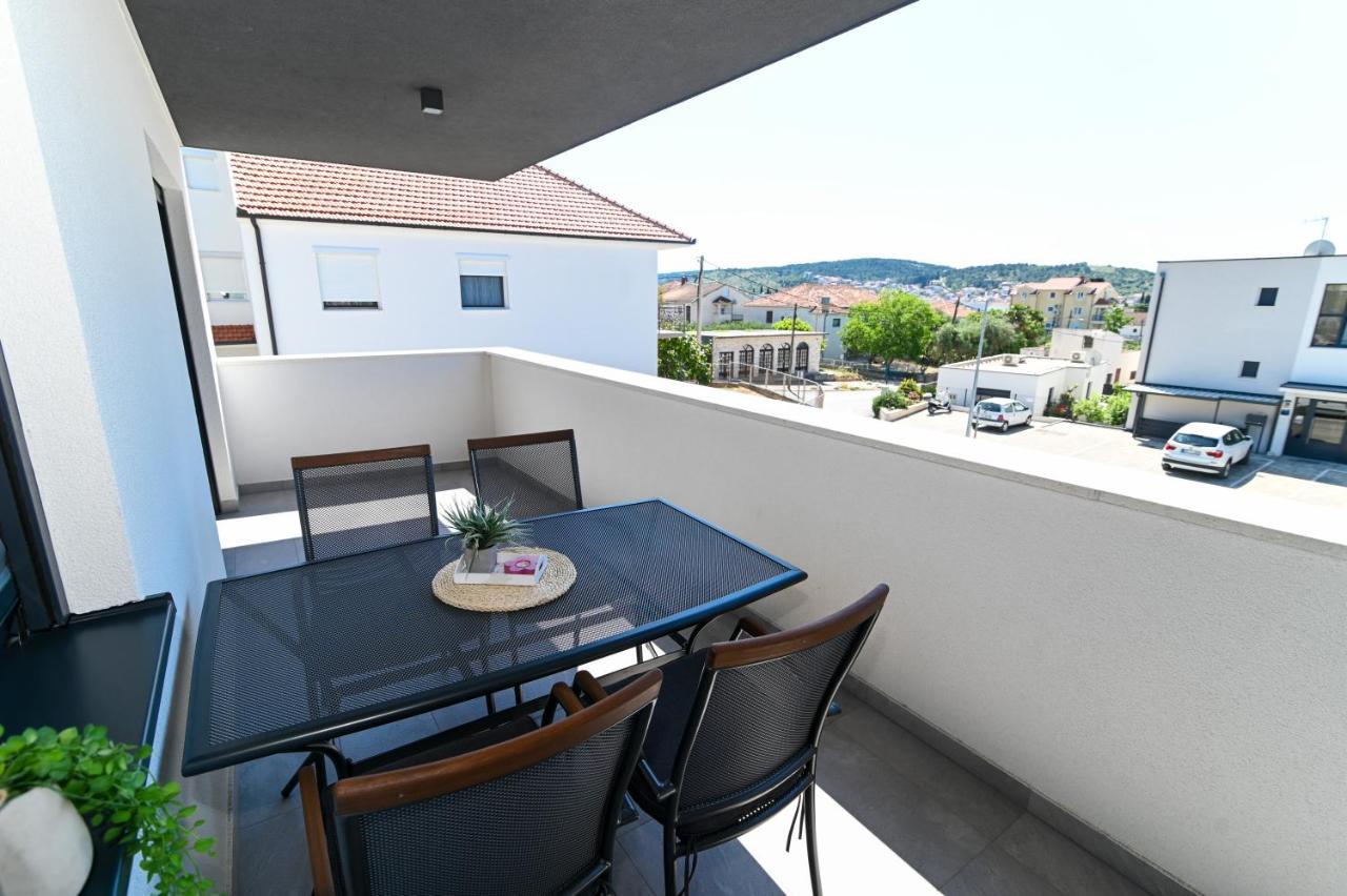 Apartment Laura, Free Parking, Balcony, 4 Ppl Trogir Zewnętrze zdjęcie
