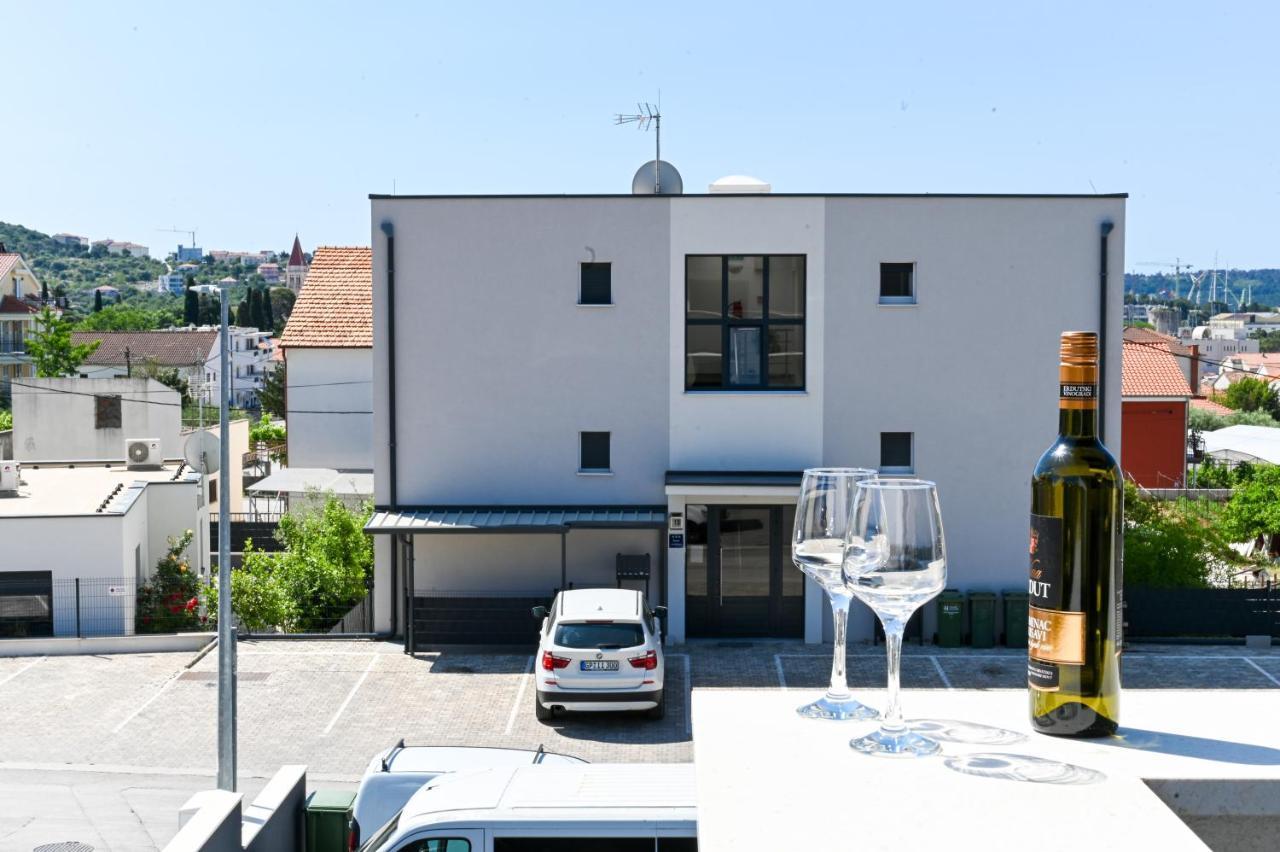 Apartment Laura, Free Parking, Balcony, 4 Ppl Trogir Zewnętrze zdjęcie
