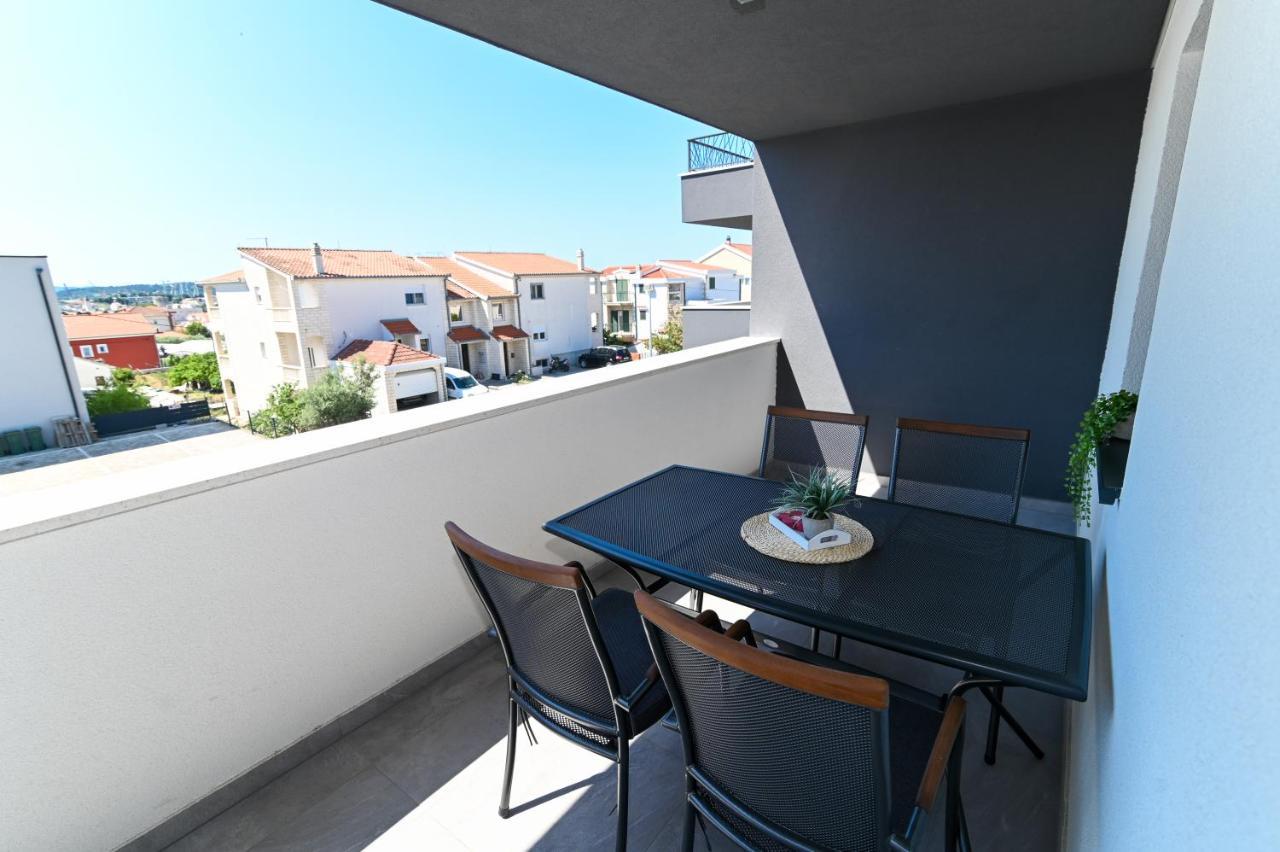 Apartment Laura, Free Parking, Balcony, 4 Ppl Trogir Zewnętrze zdjęcie