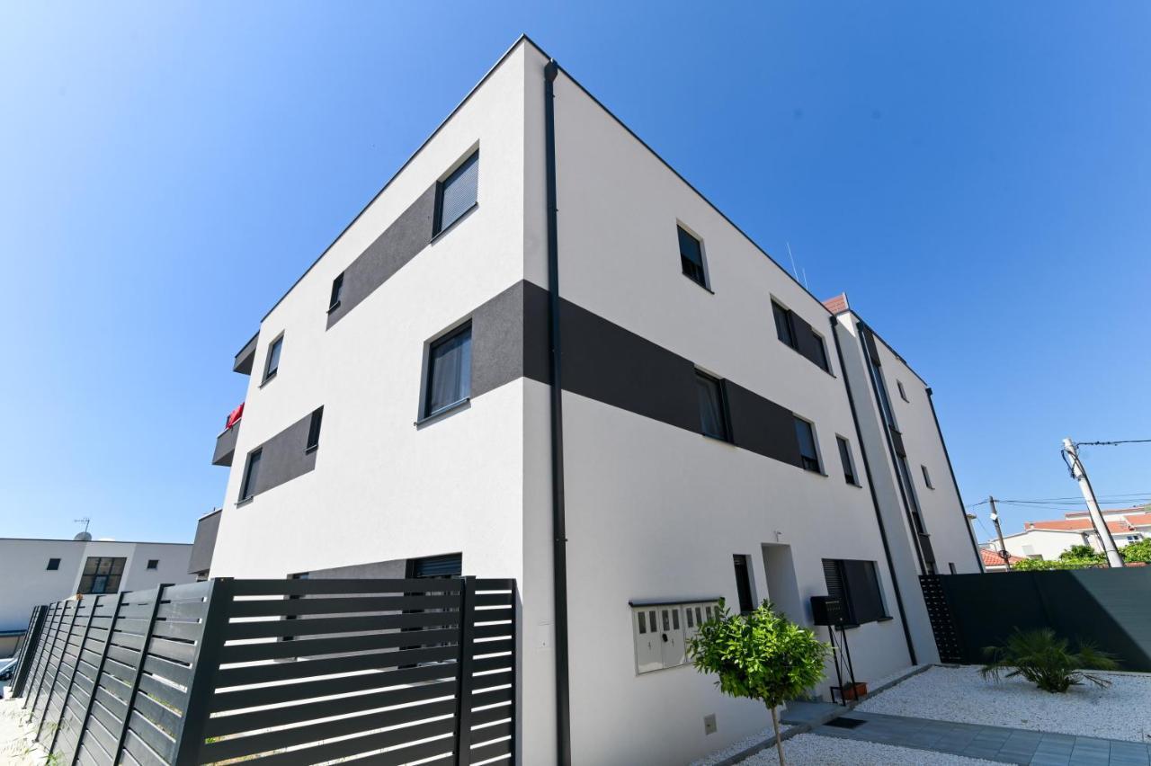 Apartment Laura, Free Parking, Balcony, 4 Ppl Trogir Zewnętrze zdjęcie
